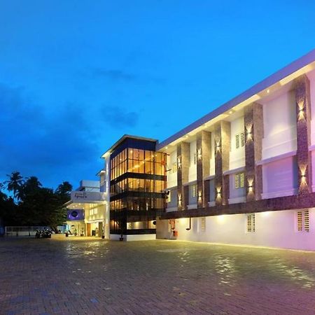 Hotel Apsara Shoranur Екстериор снимка