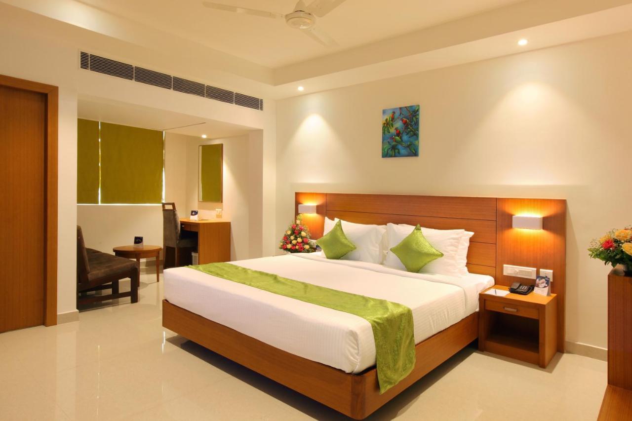 Hotel Apsara Shoranur Екстериор снимка