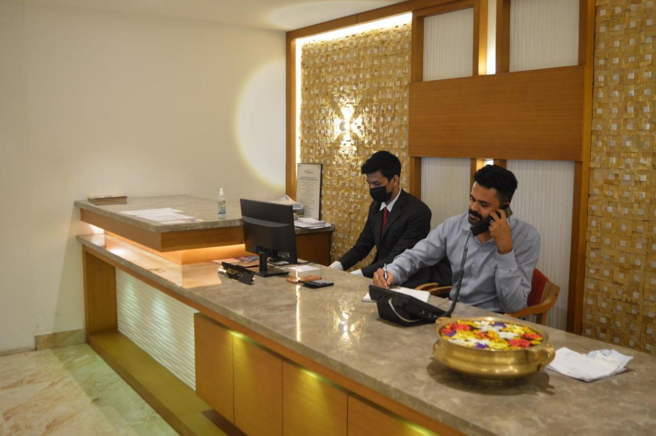 Hotel Apsara Shoranur Екстериор снимка