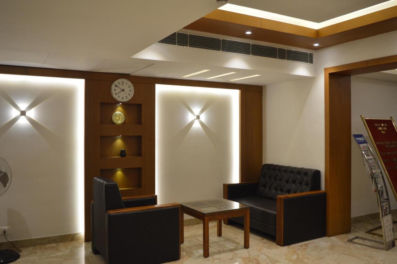 Hotel Apsara Shoranur Екстериор снимка