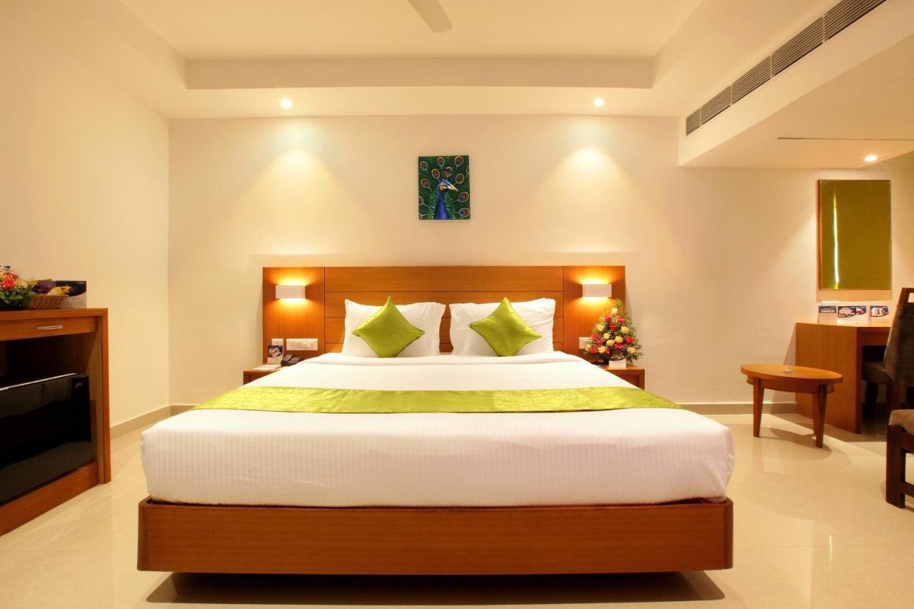 Hotel Apsara Shoranur Екстериор снимка