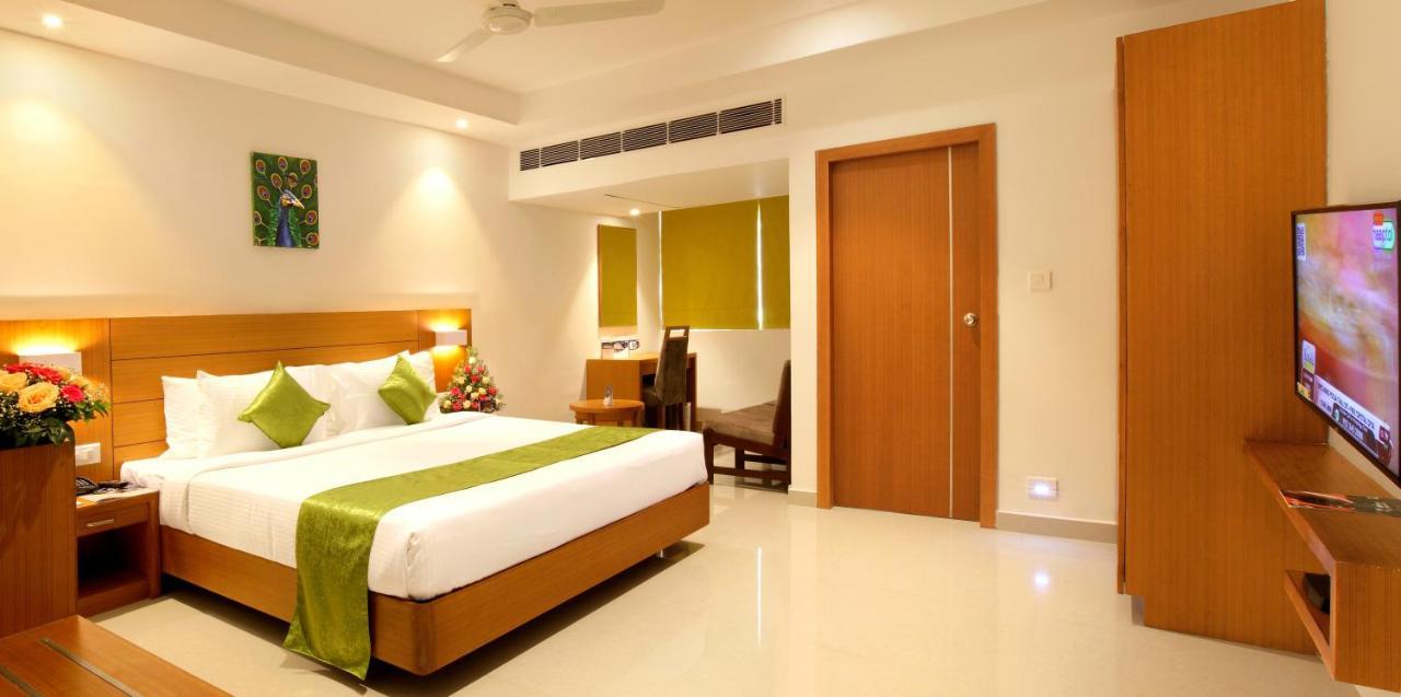 Hotel Apsara Shoranur Екстериор снимка