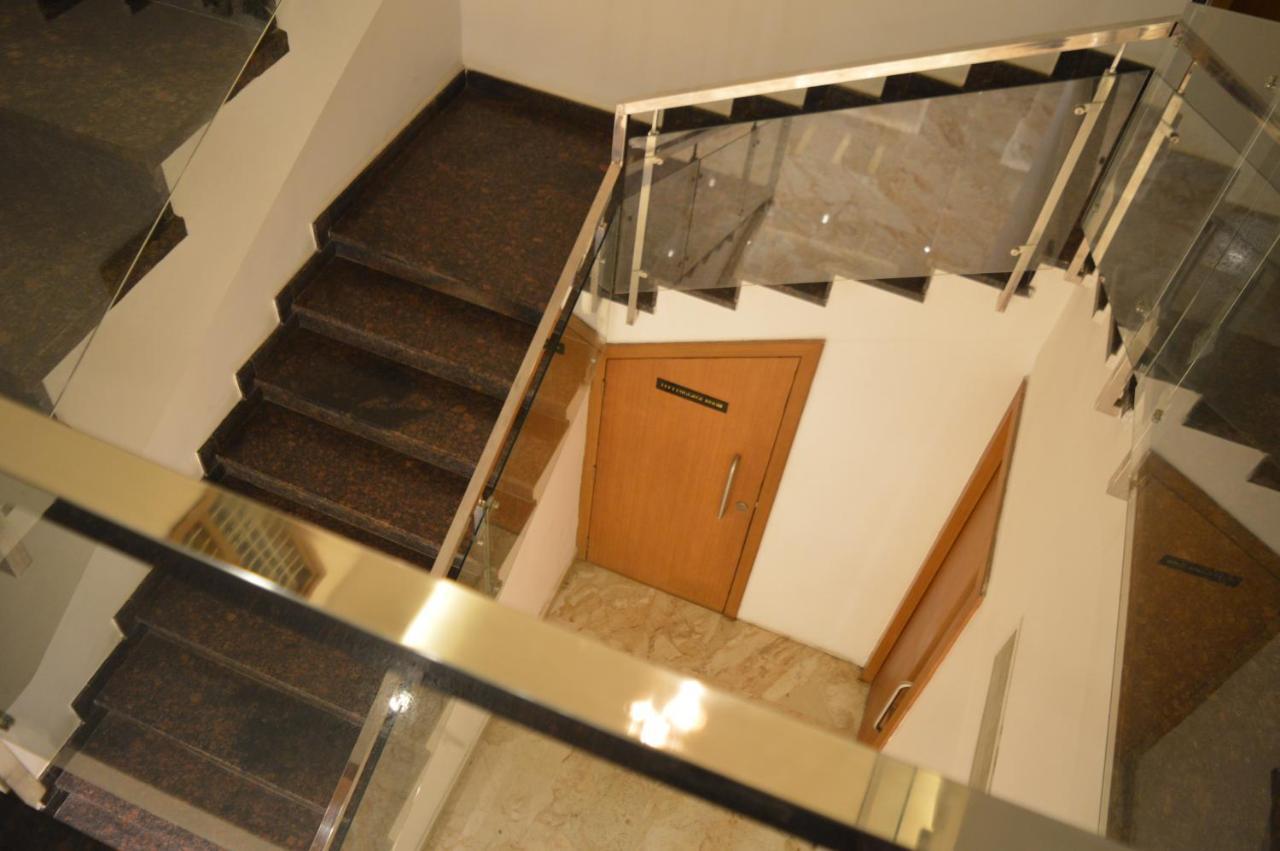 Hotel Apsara Shoranur Екстериор снимка
