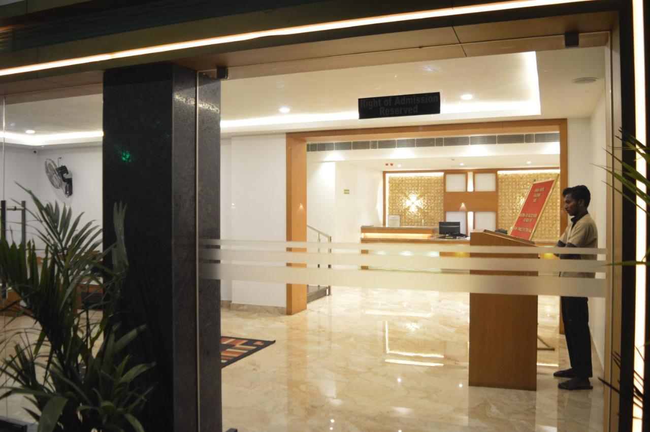 Hotel Apsara Shoranur Екстериор снимка