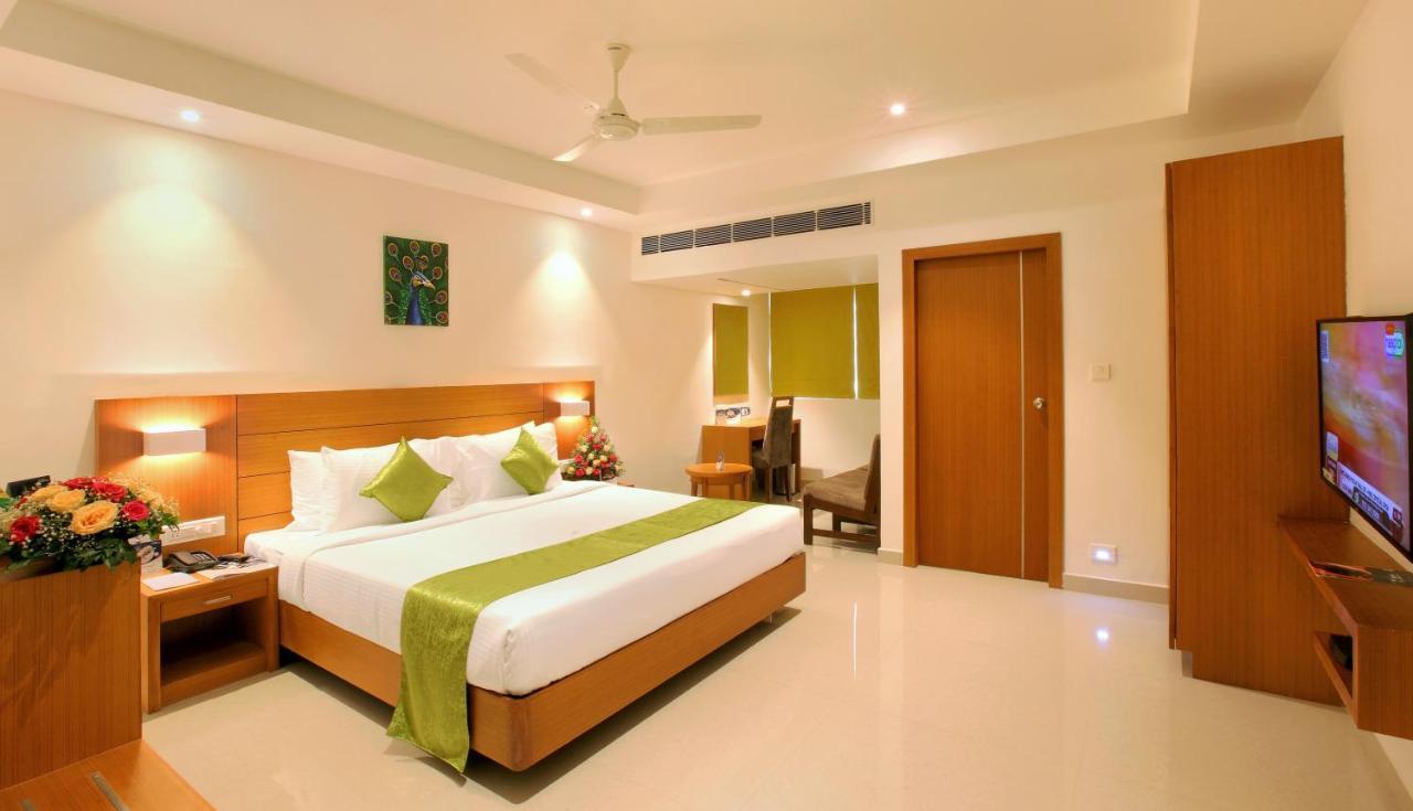 Hotel Apsara Shoranur Екстериор снимка