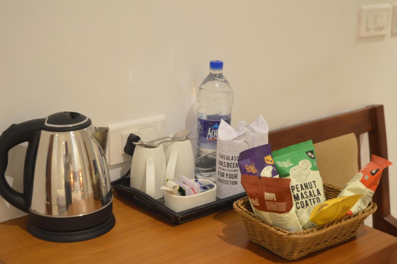 Hotel Apsara Shoranur Екстериор снимка