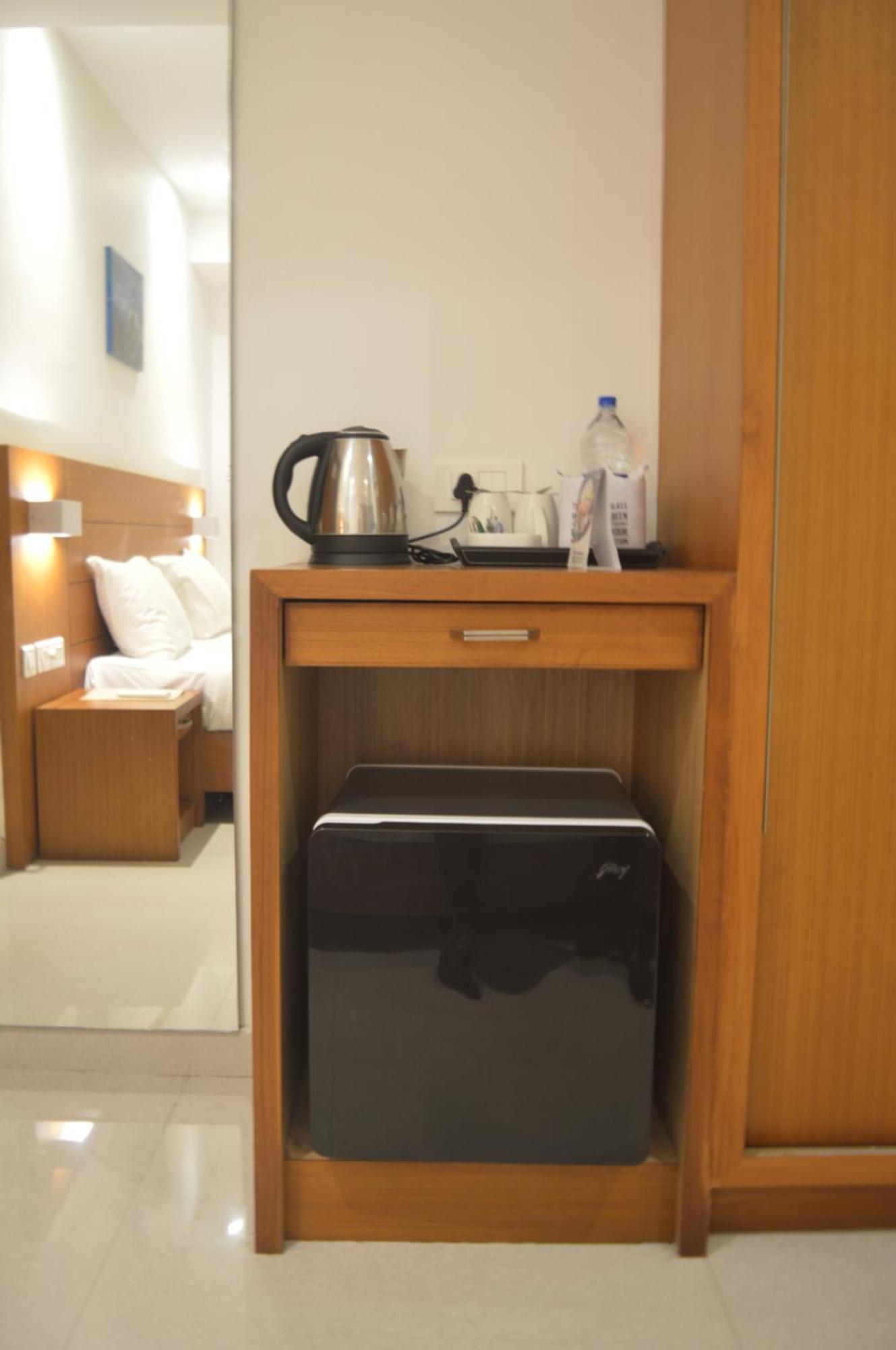 Hotel Apsara Shoranur Екстериор снимка