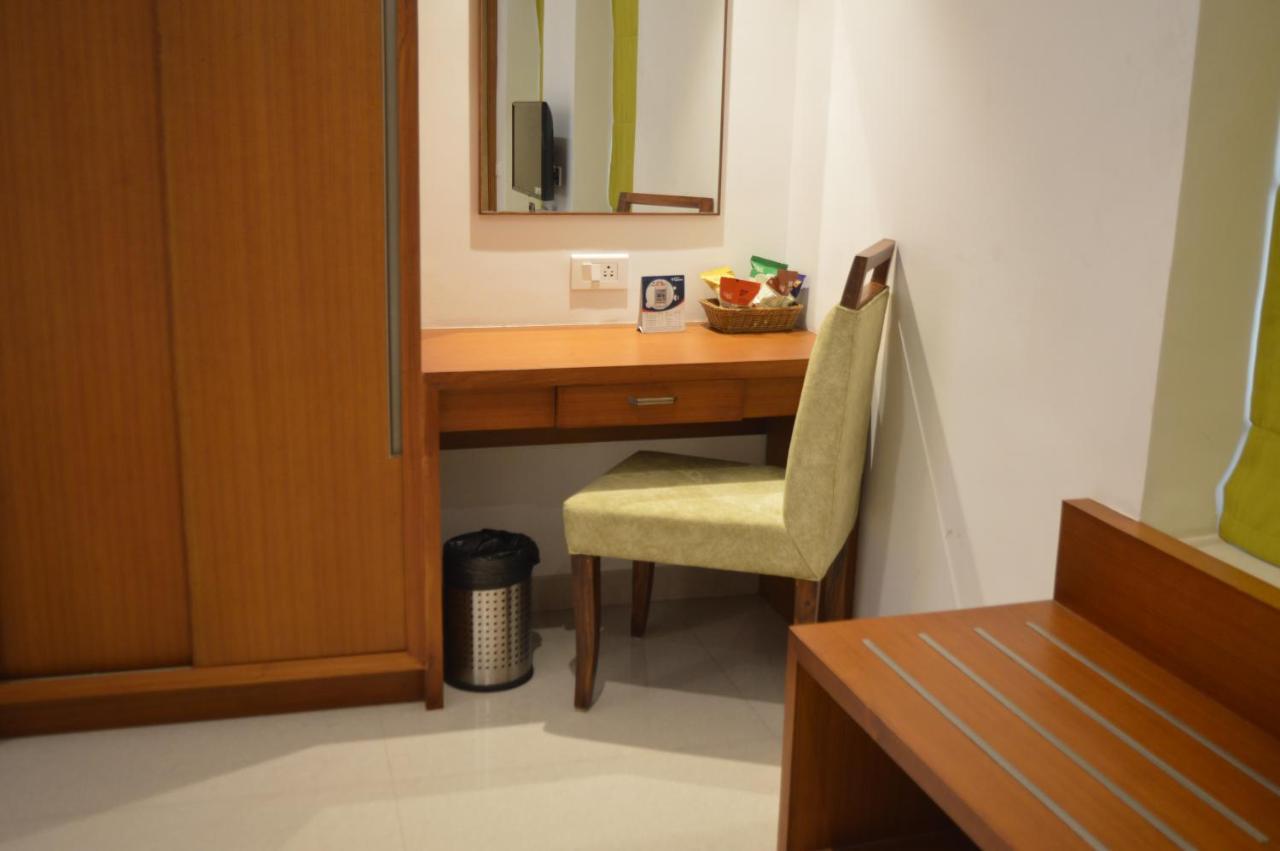 Hotel Apsara Shoranur Екстериор снимка
