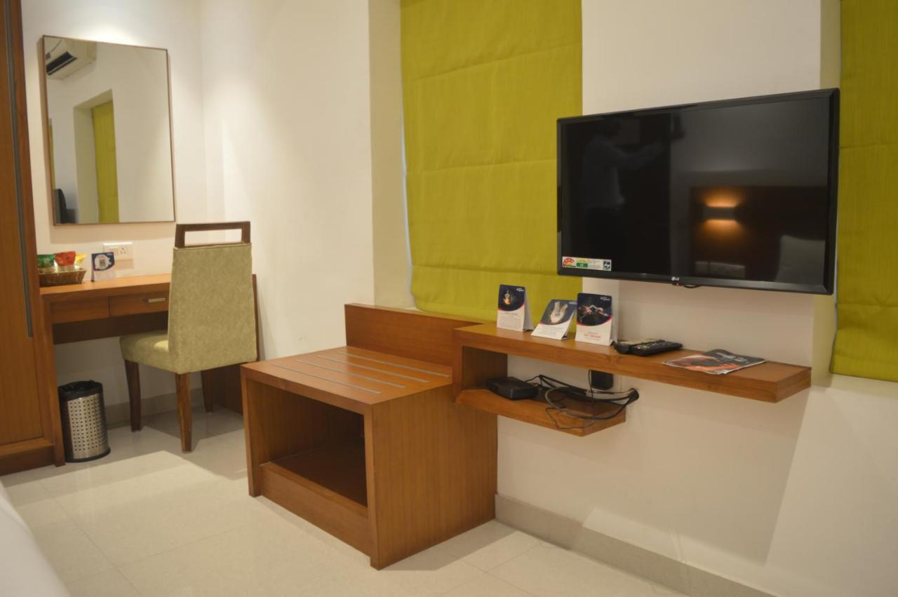 Hotel Apsara Shoranur Екстериор снимка