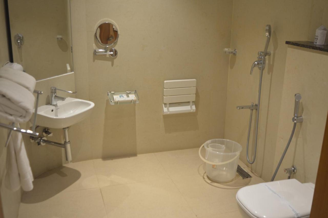 Hotel Apsara Shoranur Екстериор снимка