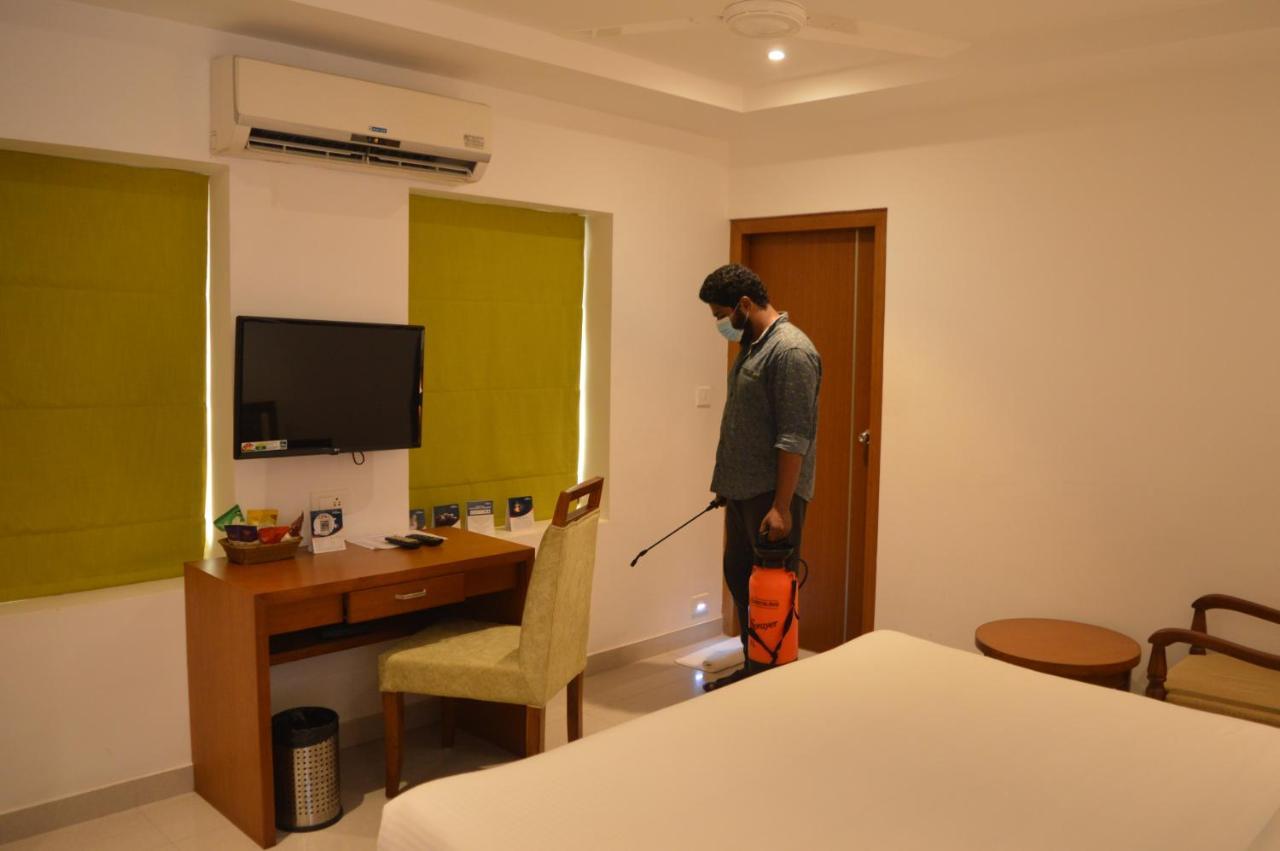 Hotel Apsara Shoranur Екстериор снимка